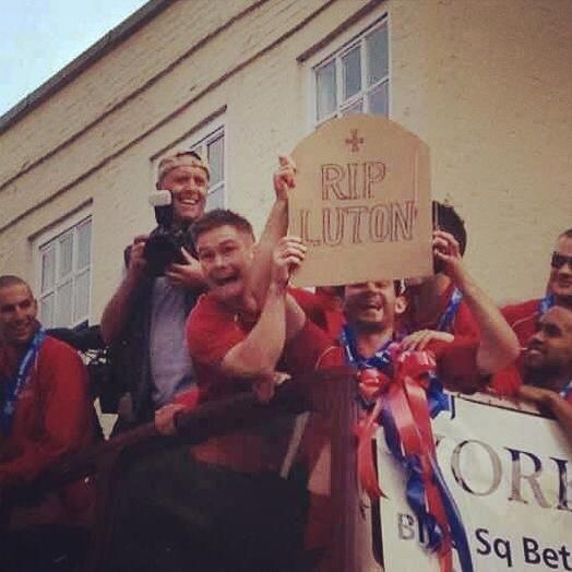 harry_cartledge's tweet photo. Come on city!!! #wehateluton #ycfc http://t.co/m0NsisKlqp