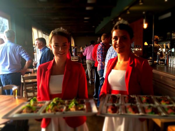 Na het sportieve gedeelte genieten we van heerlijke hapjes van <a href="/PuurProdukties/">Puur Produkties</a> bij de <a href="/TopsportAdam/">Topsport Amsterdam</a> BusinessClub