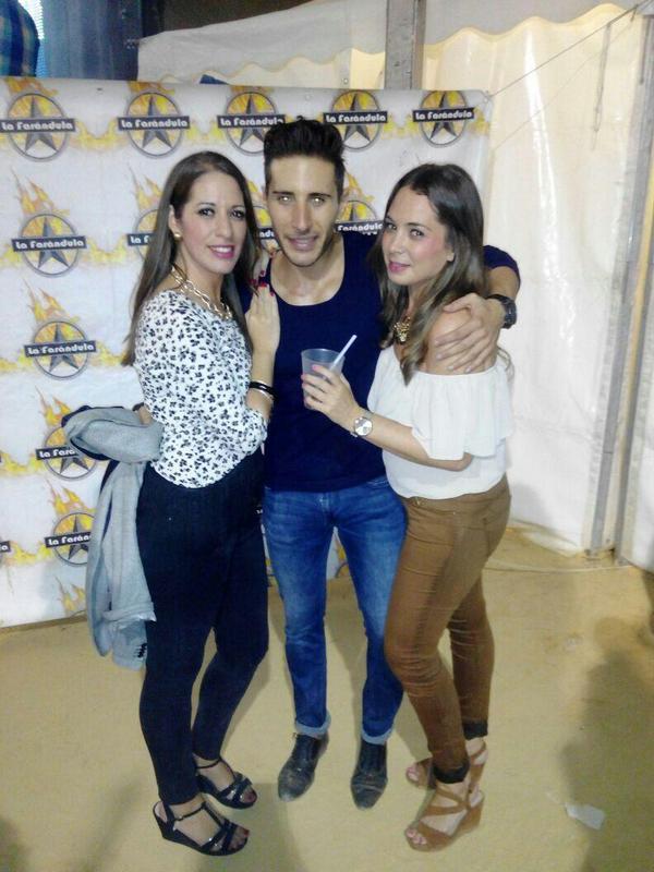 carmencabellol1's tweet photo. Pues otro año más con @RaulVazco. Un placer disfrutar de vuestra música! Os deseo lo mejor #ltimperio http://t.co/lognbhumF3
