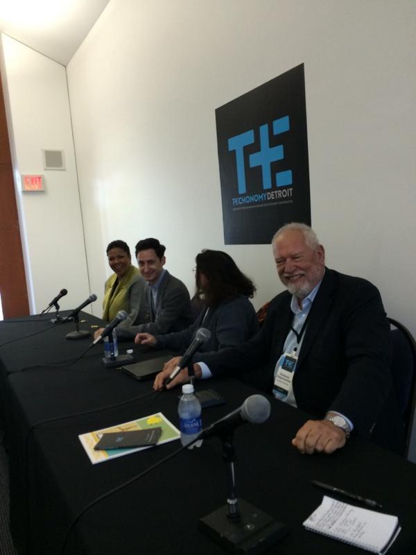 foxjust's tweet image. Ready to talk farms with @MarilynnDavis3, @bigboxfarms, @ErikaBlock, and Dickson Despommiers #TechonomyDetroit