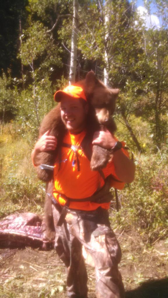 theeemattyb's tweet photo. Yesterday I carried a bear on my back 2.5 miles... What did you do???? #guidelife #bearhug http://t.co/OkkG82GpyX