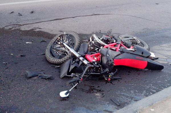 Убитый мопед альфа. Разбитый ирбис ттр 125. Разбитый питбайк бсе 125. Разбитый kayo 125. Разбитый рейсер 110.