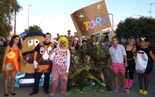 irenePN's tweet photo. Toy story! #Fiestas2014 @NoBebemosAgua http://t.co/6FiRbRZvpe