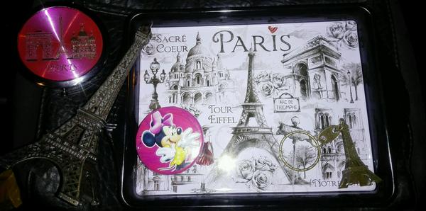 avecillamaria91's tweet photo. Gracias a mi hermana @_anaferri_  por los regalitos de paris! Me han encantado http://t.co/UpCcZdEo2i