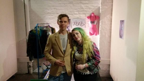 fikayfashion's tweet photo. Chilling with @fizzy_clothing http://t.co/RpfRpsjBGI