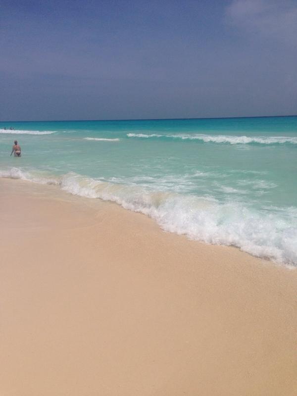 Kayley_Mullane's tweet photo. @Sophie92449451 loving it babe... Mexico is amazing 😻 xx http://t.co/yKchsOG6Mv