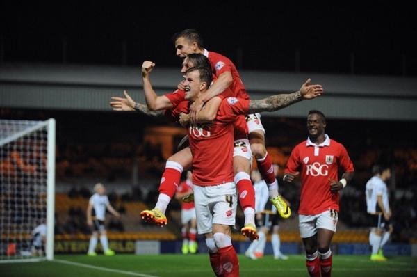 PIC: Aden Flint and his #BristolCity team-mates celebrate going 2-0 up. (@jmpuk_sport)