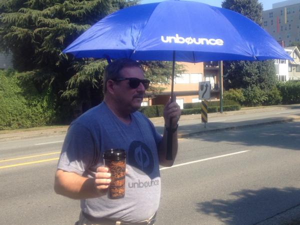 pearceauto's tweet photo. No hat? No problem thanks to the @unbounce swag I got at the #CTAConf conference. #exploringvancouver http://t.co/tYobWLPjFP