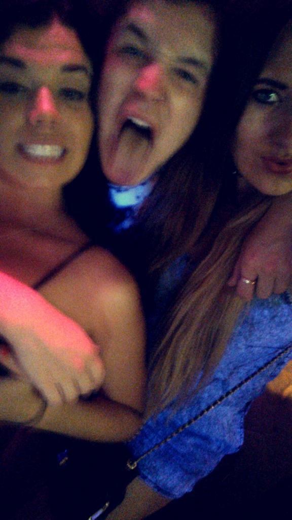 beckzja's tweet photo. Portugal #albufeira #bestholidayever 👌🌞🍸🍹 http://t.co/5e7lr40xZW