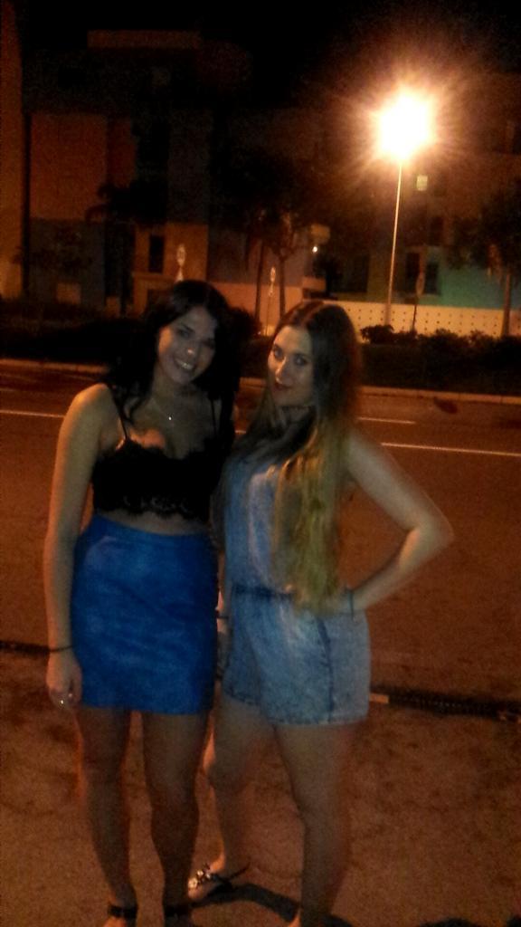 beckzja's tweet photo. Portugal #albufeira #bestholidayever 👌🌞🍸🍹 http://t.co/5e7lr40xZW
