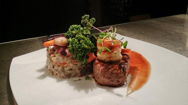 TheShoreClubCA's tweet image. #toronto Dinner Feature | 7oz Filet with Grilled Prawns, Warm Red and Purple Potato Salad, Sautéed Heirloom Carrots