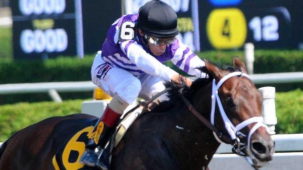 SInow's tweet image. In Vegas, betting has begun on the 2015 Kentucky Derby on.si.com/1s5tQUC