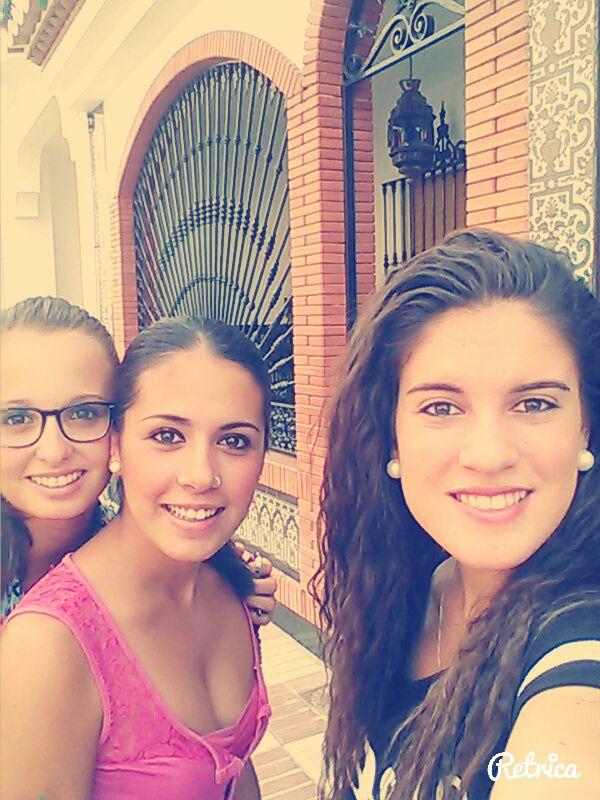 Amanda_SJ6's tweet photo. Unaa de hoy con mis guapaas @MariaJoseeGN y mii#anaa http://t.co/8tvTsK3dVG