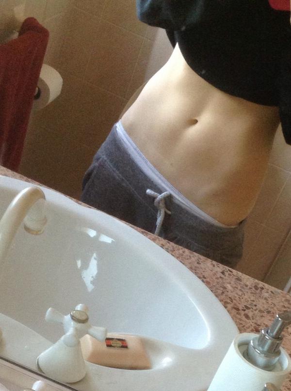 ahealth_change's tweet photo. Ahhhhh so much progress #abslip #fitfam #progress #after #abs #fitness #health #fitness http://t.co/eylStF8i7w