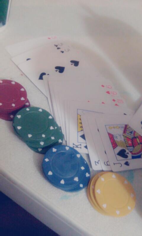 marquezdiva2's tweet photo. A jugar un poko de pokaaar 💰💰💰 http://t.co/n0hD2ON7ht