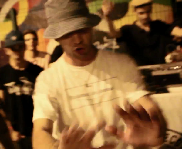 ViceV3rs4's tweet photo. Psh - Purgatoire (Prod. Öster) [Scratch. DJ Peker] http://t.co/1IImOa006r