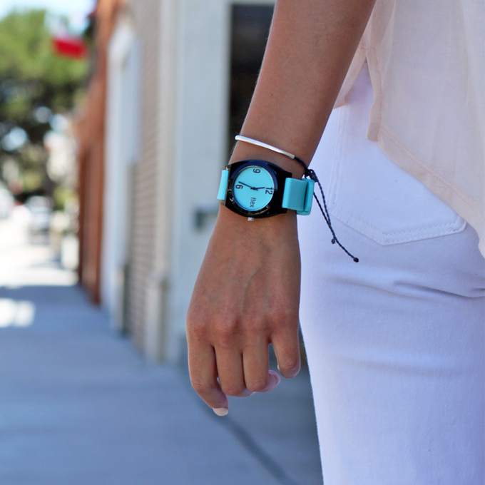 OBSESSED with my new @flexwatches that helps fight hunger! #GiveBack http://t.co/UoAvFVYVb1<a class="tags" target="_blank" title="On Twitter" href="/?out=eyJ0eXAiOiJKV1QiLCJhbGciOiJIUzUxMiJ9.eyJpYXQiOjE3MjA5MzEyMzQsImlzcyI6InR3cG9ybnN0YXJzLmNvbSIsIm5iZiI6MTcyMDkzMTIzNCwiZXhwIjoxNzUyNDY3MjM0LCJyZWRpcmVjdF91cmwiOiJodHRwczovL3R3aXR0ZXIuY29tL2ZsZXh3YXRjaGVzIn0.q-lTvjjo3bQgfKux37d19YY0j4R5GYqfF6GpGmDjPruf7vfzwwNlnlZSFpMLrGZgacOcqEmrLPKA7iFgolcbAg">@flexwatches</a><a href="/tag/giveback"class="tags"><span>#giveback</span></a>