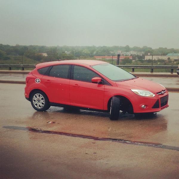 daniraley's tweet image. Brought my 2012 Focus to @MaxwellFord for a recall and they returned it to me with a broken axle!! #shittyservice