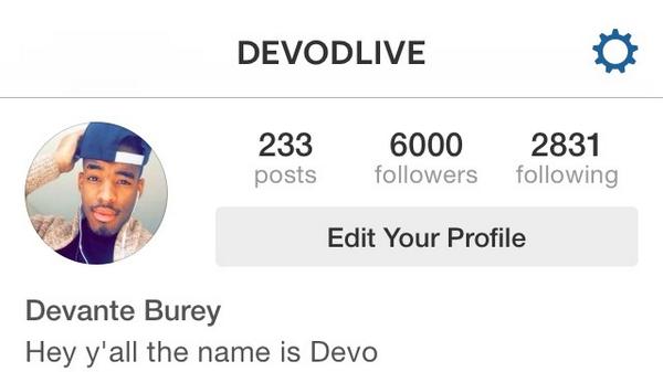 Nickipunch's tweet photo. "@DevoDLive: Another mile stone! Thanks so much #Devotioners ahhh! 6K http://t.co/z8L3eG2MHV http://t.co/aWcUElcZbw" mwhaa congrats