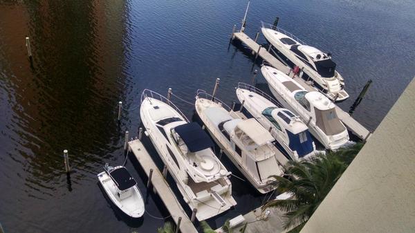 playhous_net's tweet image. When "hey wanna go out on my #boat?" Is suddenly #muchless impressive.