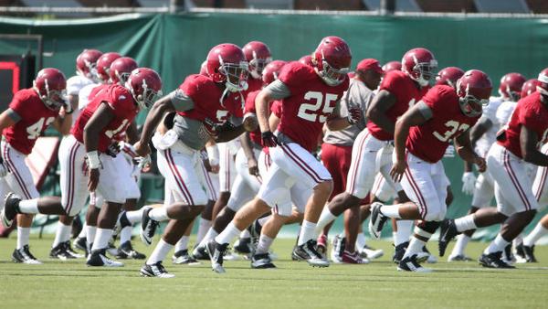 AlabamaFTBL's tweet image. Football Begins Game Planning for Florida rolltide.com/sports/m-footb… #RollTide #BuiltByBama