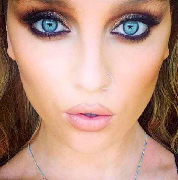 Look into my eyes and tell me you love me.