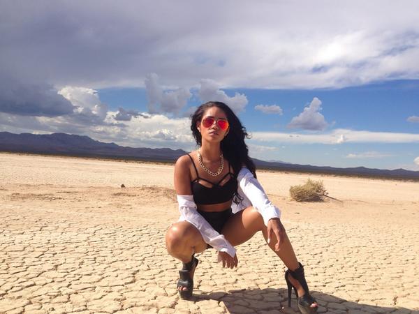 Makeawishstar21's tweet photo. MY VISION IS DIFFERENT! #working @7linemanagement #videoshoot #vegas #desert #7linemm #model #vixen http://t.co/B0xO8DWZ5F