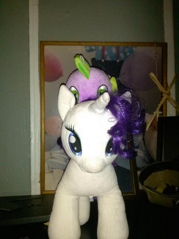 Bronytwin02's tweet photo. Look it's Rarity and Spike :3 #brony http://t.co/okHLFnCRkj