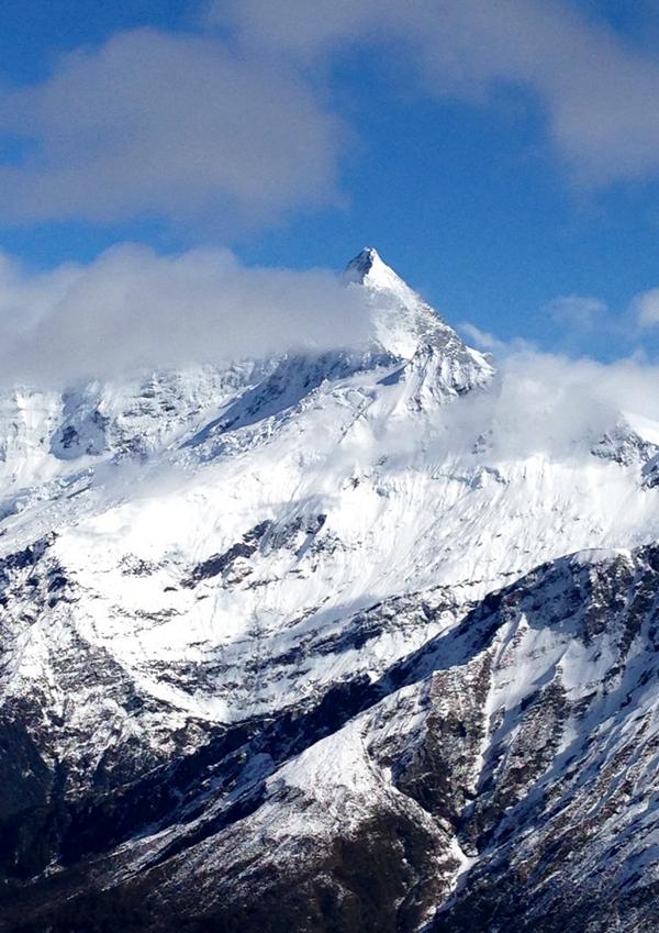 ericavrnz's tweet photo. @Adventurecom totally stunning! What about the Matterhorn of the South?! #Tititea/Aspiring #NewZealand #AlbertBurn http://t.co/g4QVDrzQTy