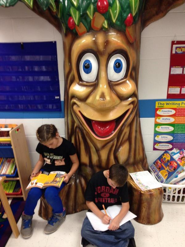 MrsHennessy3's tweet photo. Independent reading and writing! #werprexies http://t.co/xBmwuBAxQY