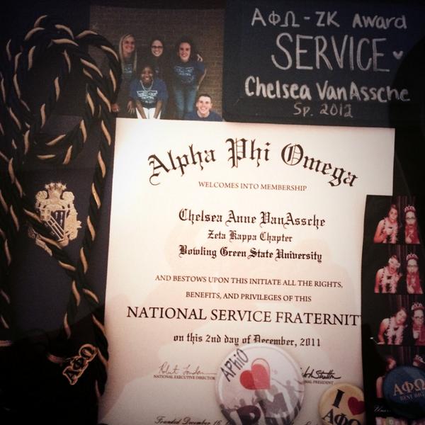 chelsvanassche's tweet photo. Finally found the perfect spot for my cord and membership certificate #AlumniStatus #MissingMyBros @APhiOZK http://t.co/j8ykp5yQ5b