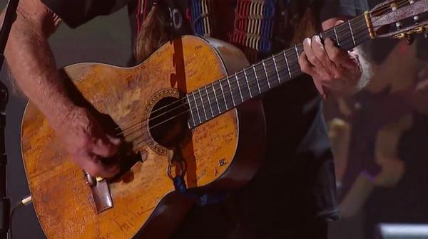 Zumic's tweet photo. This is special. Watch pro-shot video of Willie Nelson's full set from #FarmAid2014:
http://t.co/Il4TKNbePB http://t.co/gOKuOavgNP