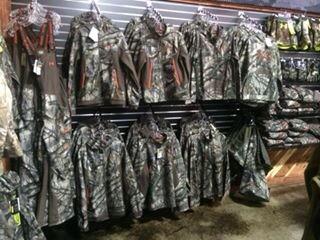 LostNCamo's tweet photo. @UAHUNT @MossyOak Treestand!! Got to love it! @VictoryOutdoor @JTHarden http://t.co/ra7UzjSQ3I