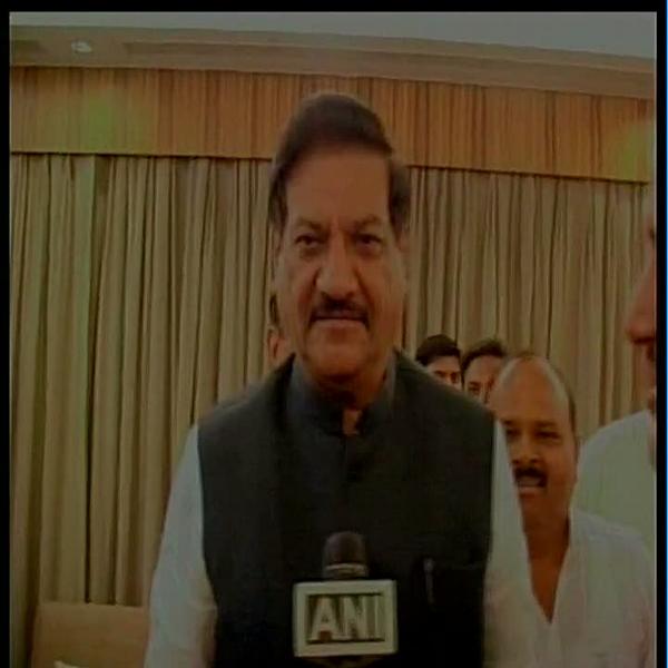 PandeyDabangBoy's tweet photo. @ANI_news #Bypollresults show People are not satisfied with 100 days of NDA: @prithvrj #MahaSECURE  http://t.co/vgMGXof7FV