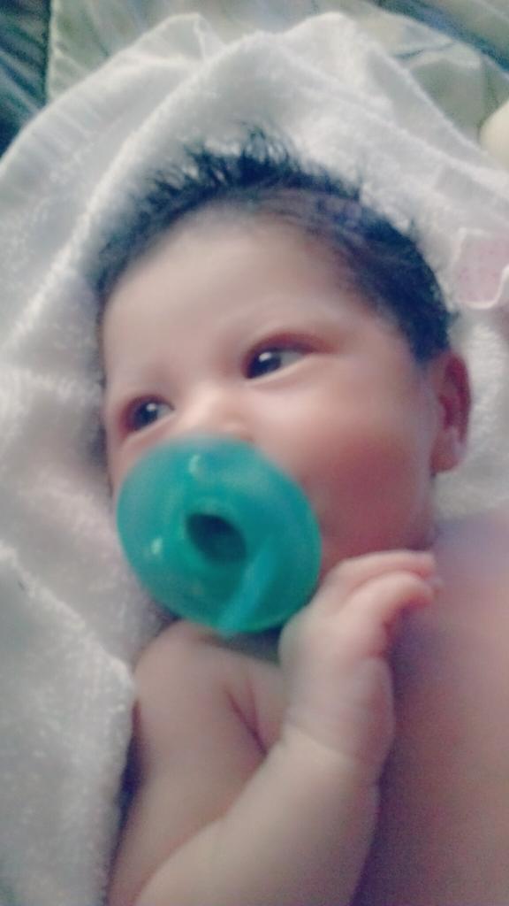 yourstruley_Ale's tweet photo. Shower time💜👣 http://t.co/WbIo3bHkkG