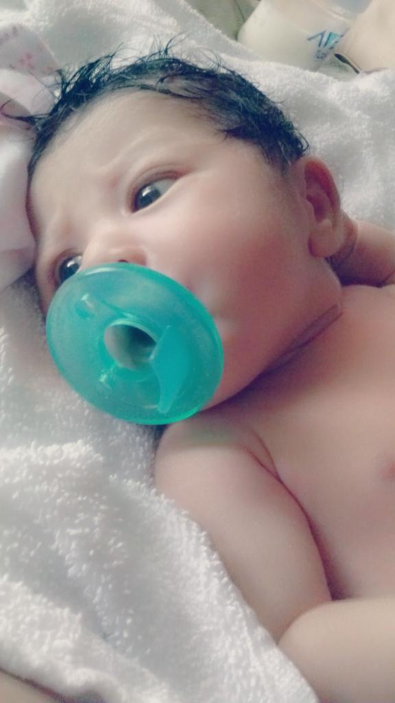 yourstruley_Ale's tweet photo. Shower time💜👣 http://t.co/WbIo3bHkkG