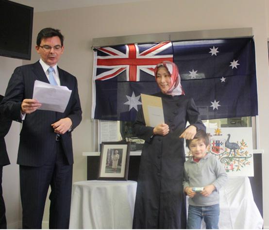 slette Celsius Perioperativ periode טוויטר \ Miles Armitage בטוויטר: "New citizens at the Australian Embassy  #Ankara. Happy Citizenship Day #Auspledge http://t.co/8vEIlljSuI"