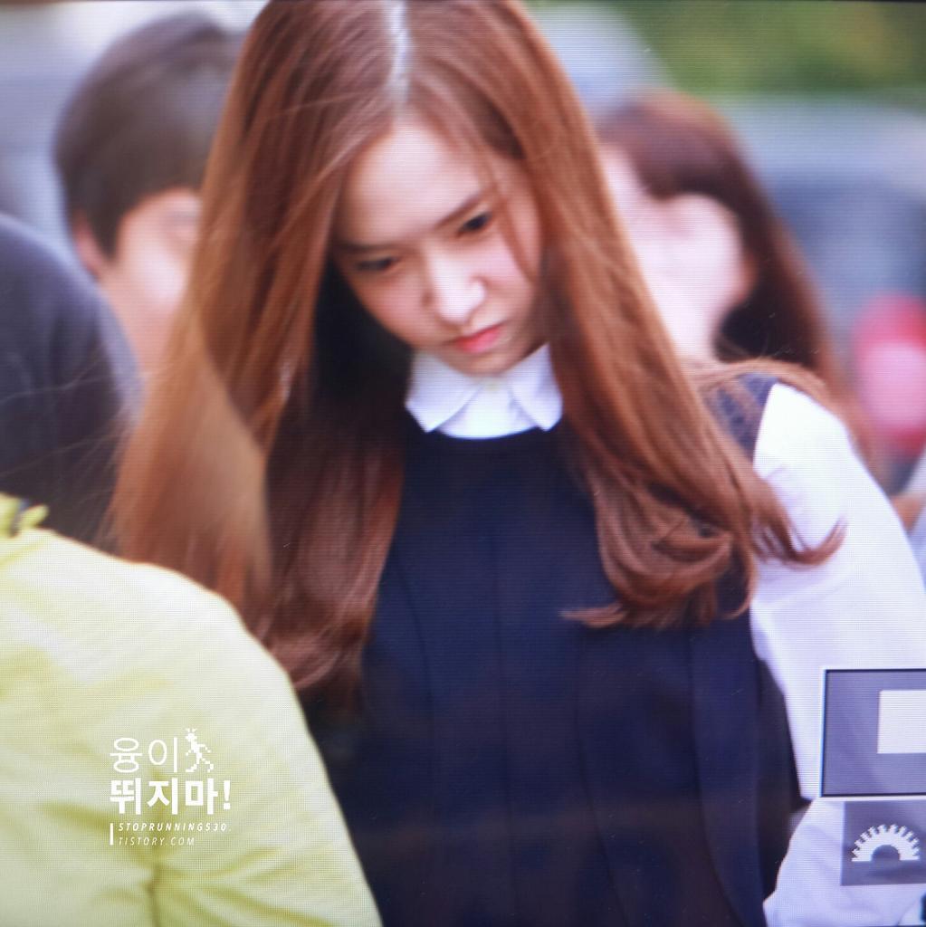 [PIC][17-09-2014]YoonA và SeoHyun tham dự Lễ bổ nhiệm Đại sứ cho trường ĐH Dongguk vào trưa nay BxtBlkhCcAEhDGu