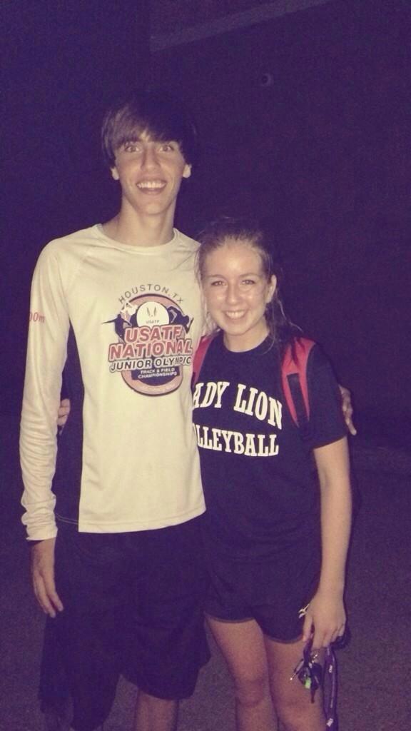 Connor_Sells5's tweet photo. Nice meeting you tonight.
You played great,
Y'all played great.
#DeerInHeadlights #LookinAlive😂 http://t.co/SfyPMxFTjE