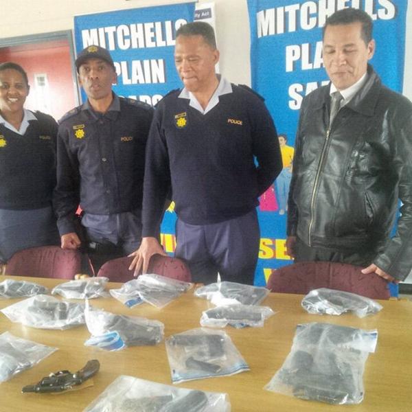 mplaincpf's tweet photo. 17firearms seized since 1september well done @SAPoliceService #cummnty of mplain @ewnreporter @VOCfm @radio786online http://t.co/zh0dl4eibg