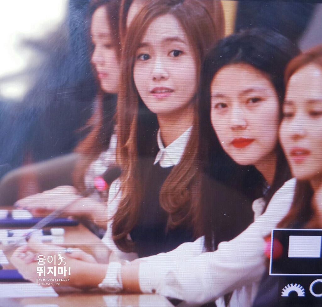 [PIC][17-09-2014]YoonA và SeoHyun tham dự Lễ bổ nhiệm Đại sứ cho trường ĐH Dongguk vào trưa nay BxtM9NICIAAWHiN