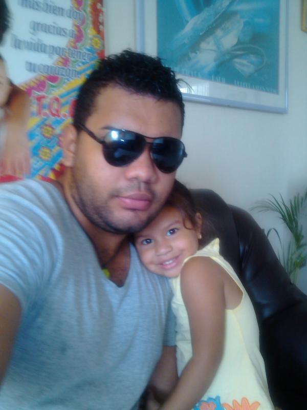 gabrieljmrtlk0's tweet image. mi bella hija la amo mucho................