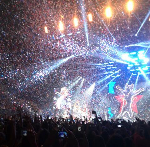 1Dappreciations's tweet photo. The show is over! @MileyCyrus congrats honey you were amazing as always! #ThanksForCumming #BangerzTourMonterrey http://t.co/RuiN6CvUqi