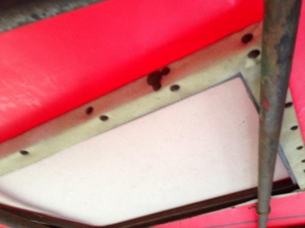 ぴー 隠れミッキー好き ジャングルクルーズの中で唯一 初期に使われていた縞模様の幌を使っている探検家の船 ボルタ バル Volta Val 号 はリニューアル後も健在ッ ๑ ᴗ ๑ Http T Co W64pwyjurz Twitter