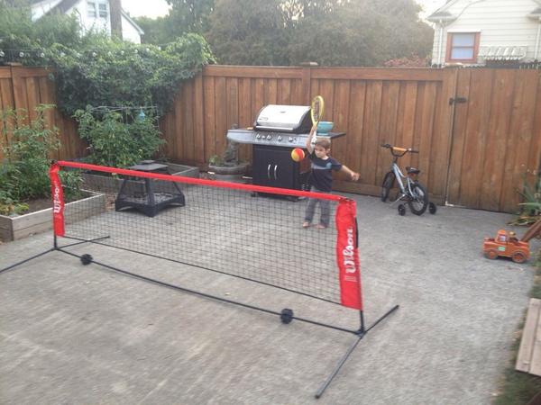 nroachapproach's tweet photo. Backyard tennis! #needsacoach @darren_cahill ? @adidastennis #future @usta @zootennis http://t.co/VP4fUknITv