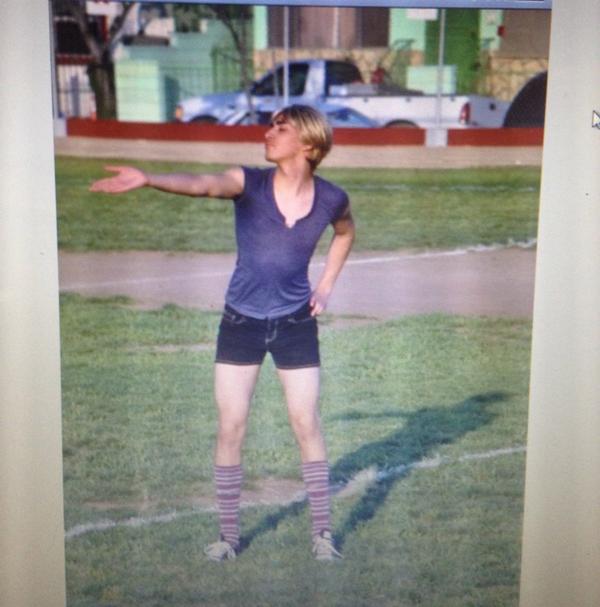 MaaYaMoo11's tweet photo. kisses to all his haters 😘😂😭 @G_suscole21 #MyFavePicture #throwbacktoJuniorYear #PowderPuff2012 http://t.co/tEXlGqCLUx