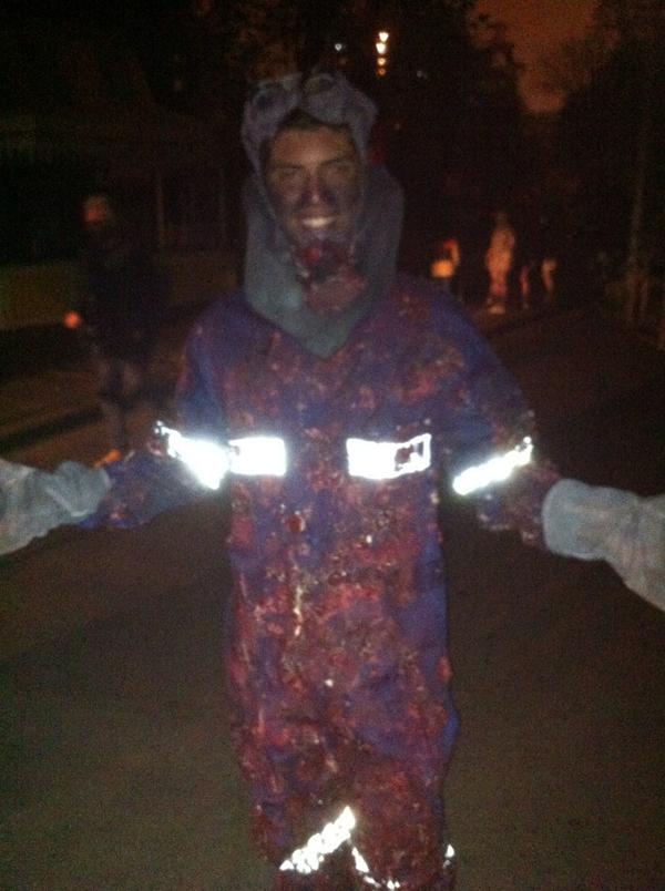 RodGarraud's tweet photo. Llegando recién de grabar!! Estoy muerto, pero quedó la zorra #SilentHillProject !! http://t.co/Rnervn0scp