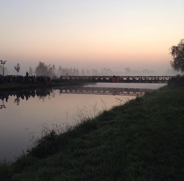 germanrom1207's tweet photo. "@Veghel_WW2: #bailybrug #son is ready! Keep on rolling! #omg2014 #MarketGarden2014 https://t.co/OoycYyME0a" El puente lejano