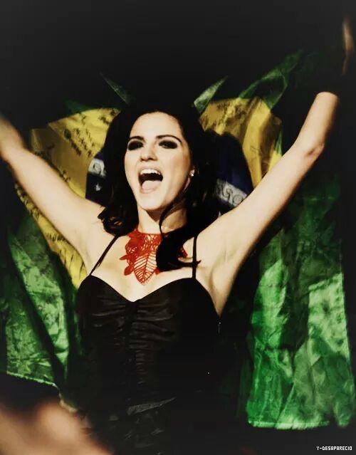 mysunshinelia's tweet photo. 10 RT'S = 10 votos @MundonickLA #MaitePerroni
 #KCAMéxico http://t.co/t3zWwaj3h2