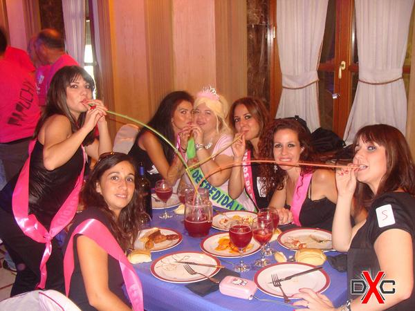deXconecta's tweet photo. Ya tenemos las fotakas del 13 de Sept.Clik aquí y las ves en Facebook http://t.co/URDrKskhZx  #dexconecta13092014 http://t.co/NhgBJtHWS9